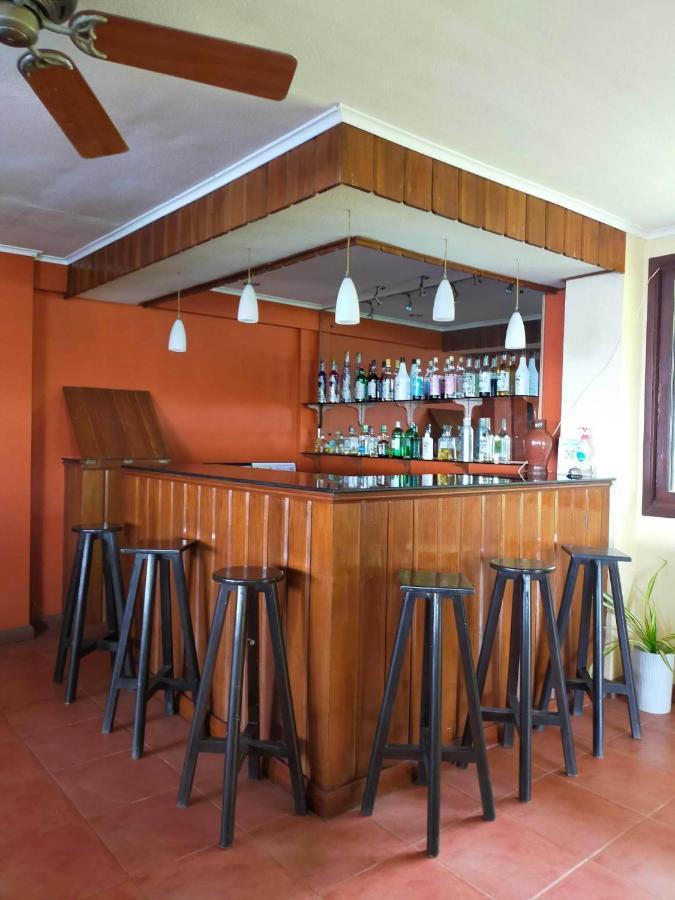 Puesta Del Sol Beach Bungalows And Restobar Mambajao Exterior foto